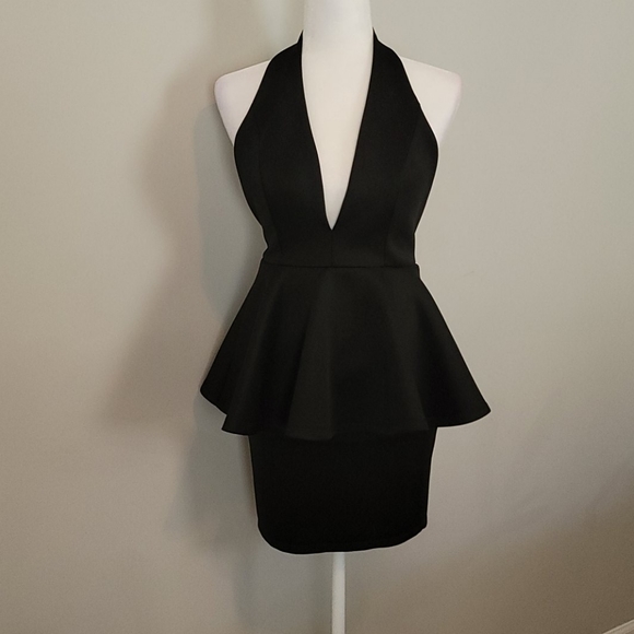 Miss Avenue Dresses & Skirts - NWOT black peplum halter dress in black